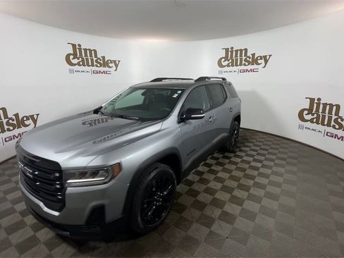 Certified 2023 GMC Acadia SLE w/ Driver Convenience Package image 4