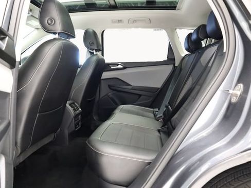 Used 2023 Volkswagen Taos SE w/ Panoramic Sunroof Package AWD/4WD image 31