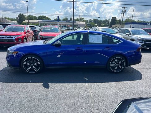 Used 2023 Honda Accord Sport image 2
