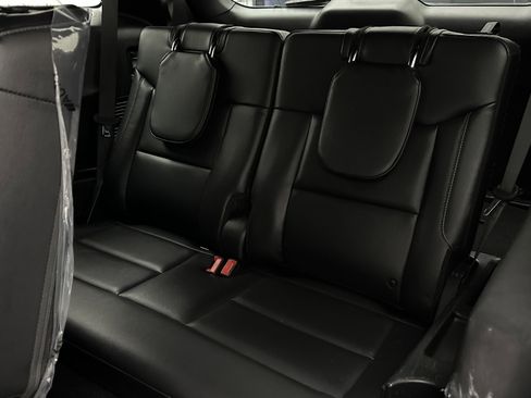 Used 2020 Ford Explorer XLT w/ Equipment Group 202A image 30