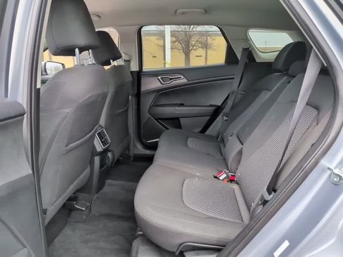 Used 2025 Kia Sportage LX image 14