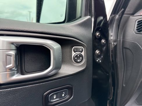 Used 2019 Jeep Wrangler Unlimited Rubicon AWD/4WD image 21