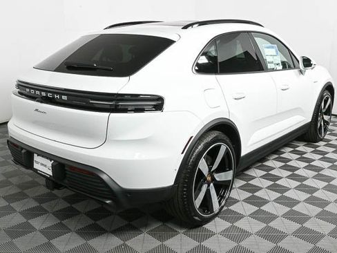 Used 2025 Porsche Macan Electric image 28