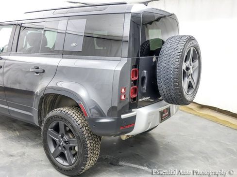 Used 2021 Land Rover Defender 110 SE image 8