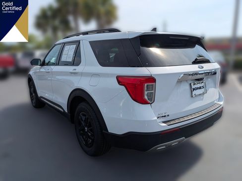 Used 2023 Ford Explorer XLT w/ Equipment Group 202A RWD image 9