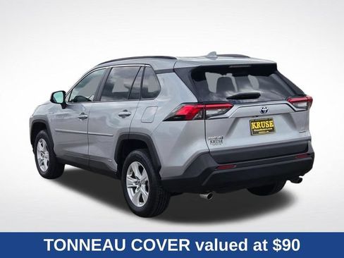 Used 2019 Toyota RAV4 LE w/ Carpet Mat Package AWD/4WD image 6