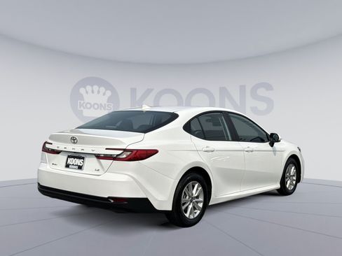 Used 2025 Toyota Camry LE FWD image 7