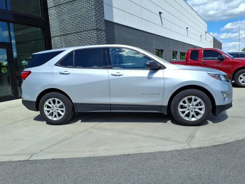 Used 2019 Chevrolet Equinox LS w/ LS Convenience Package FWD image 8