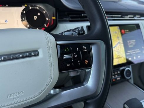 Used 2023 Land Rover Range Rover SE image 23