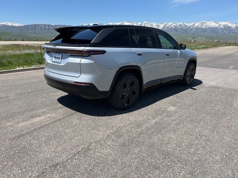New 2025 Jeep Wagoneer S Launch Edition image 3