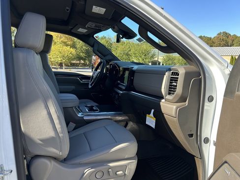 New 2026 Chevrolet Silverado 3500 LTZ w/ LTZ Premium Package image 45