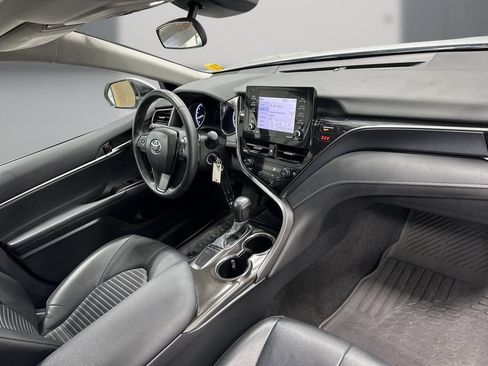 Used 2024 Toyota Camry SE FWD image 16