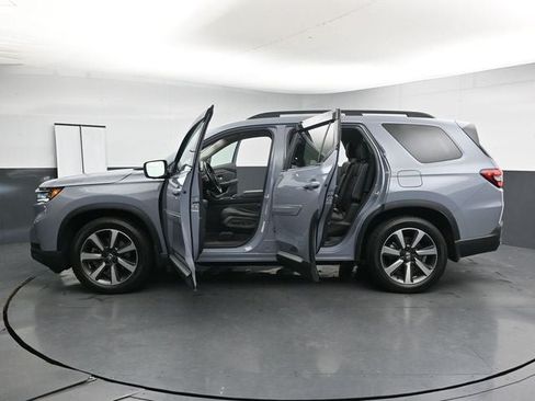 Used 2023 Honda Pilot Elite image 38