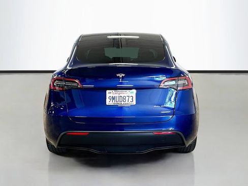 Used 2024 Tesla Model Y Long Range AWD/4WD image 6