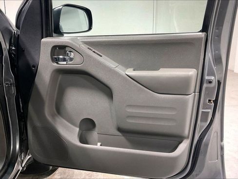 Used 2017 Nissan Frontier SV image 22