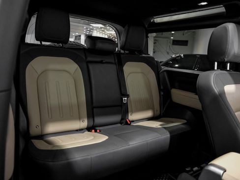 Used 2022 Land Rover Defender 90 X-Dynamic S image 27