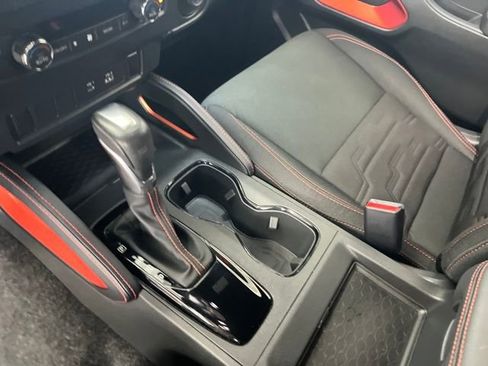 Used 2024 Nissan Frontier Pro-X image 25