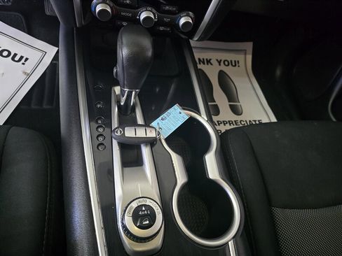 Used 2019 Nissan Pathfinder SV AWD/4WD image 23