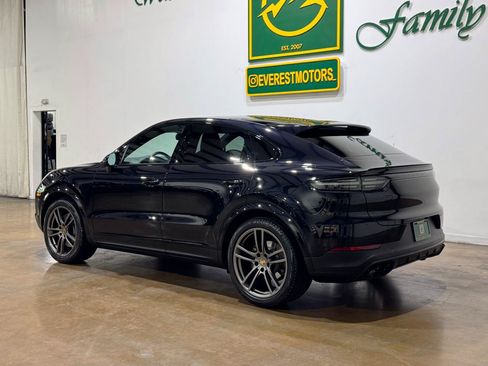 Used 2022 Porsche Cayenne Coupe AWD/4WD image 5