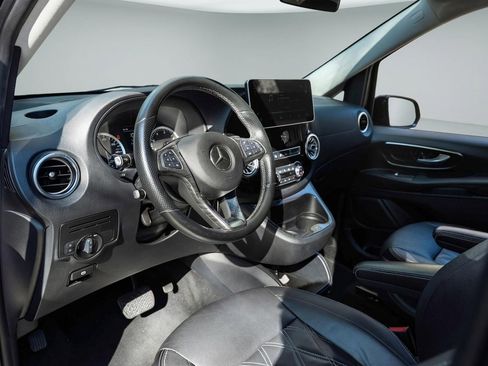 Used 2016 Mercedes-Benz Metris Passenger image 8
