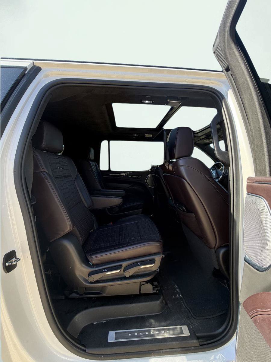 Used 2022 Cadillac Escalade ESV Sport Platinum AWD/4WD image 13