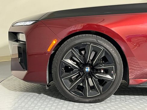 Certified 2023 BMW 760i xDrive w/ Executive Package image 10