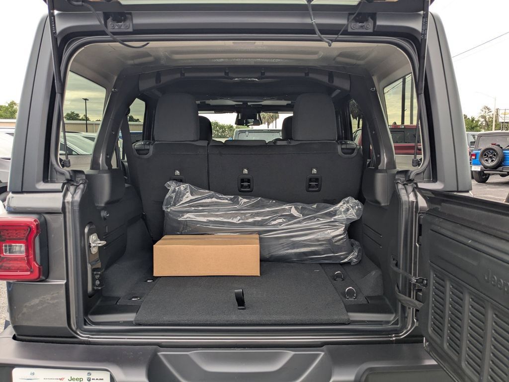 New 2026 Jeep Wrangler Unlimited Sport AWD/4WD image 11