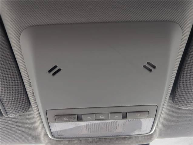 Used 2019 Chevrolet Trax LT w/ LT Convenience Package FWD image 18