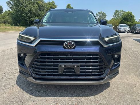 Used 2024 Toyota Grand Highlander AWD image 2