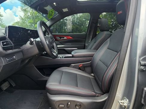 Used 2025 Chevrolet Traverse Z71 w/ LPO, Floor Liner Package AWD/4WD image 15