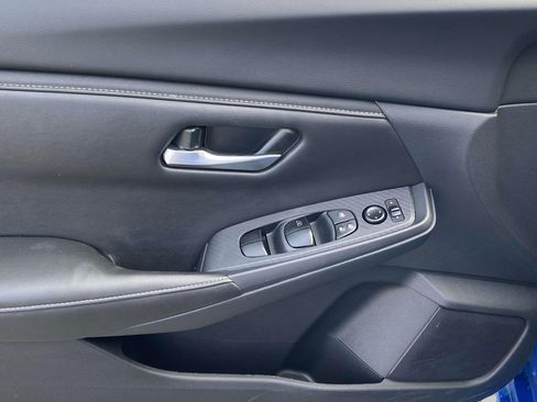 Used 2025 Nissan Sentra SV FWD image 16
