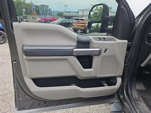 Used 2019 Ford F250 XLT AWD/4WD image 13
