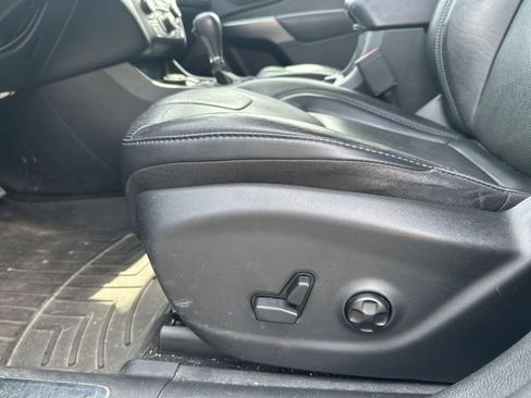 Used 2019 Jeep Cherokee Limited AWD/4WD image 16