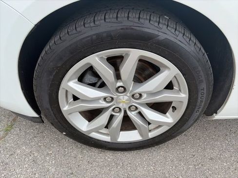 Used 2018 Chevrolet Impala LT FWD image 10