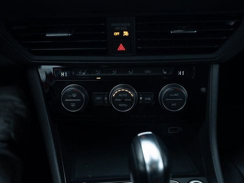 Used 2019 Volkswagen Jetta SEL FWD image 15