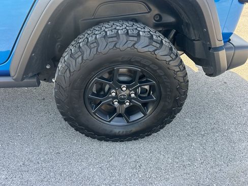 Used 2024 Jeep Wrangler Willys image 10