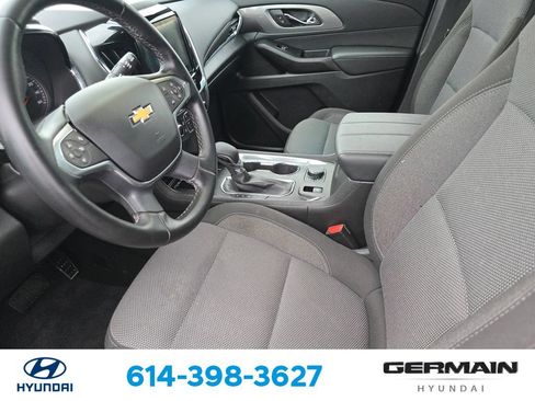 Used 2023 Chevrolet Traverse LT FWD image 18