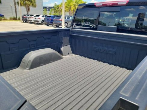 Used 2025 GMC Sierra 1500 Denali w/ Denali Reserve Package AWD/4WD image 9