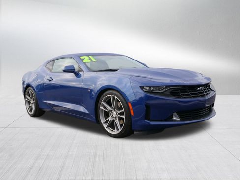 Used 2021 Chevrolet Camaro LT w/ RS Package image 9