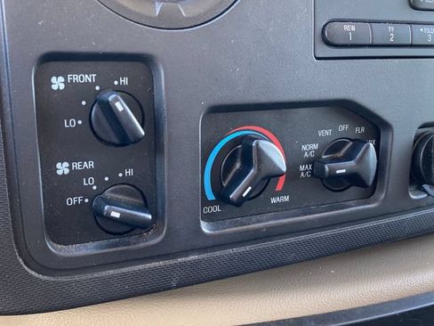 Used 2013 Ford E-350 and Econoline 350 XLT RWD image 22