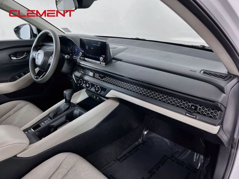 Used 2024 Honda Accord LX image 31