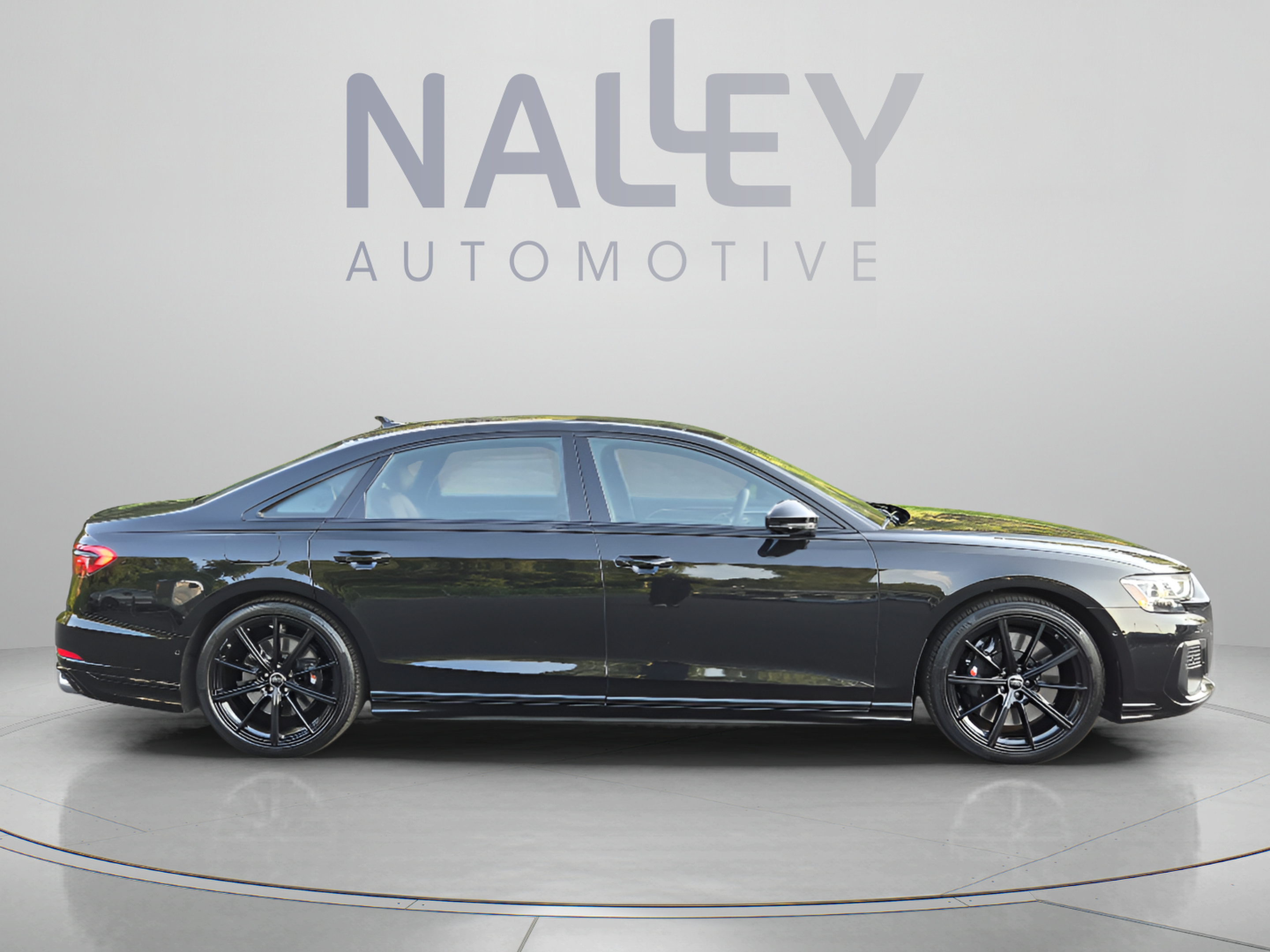 Used 2024 Audi S8 AWD/4WD image 6