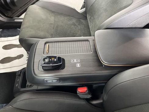 Used 2024 Nissan Ariya AWD image 28