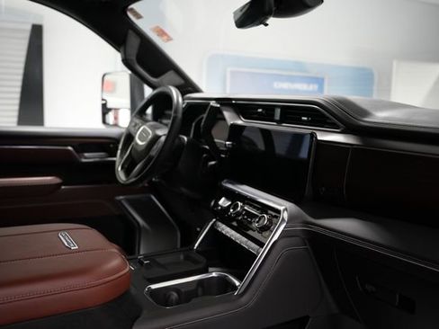 Used 2024 GMC Sierra 3500 Denali Ultimate image 23