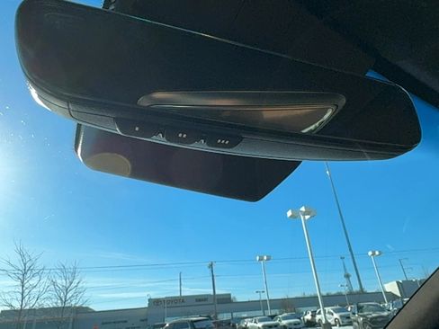 Used 2023 Genesis G80 image 29