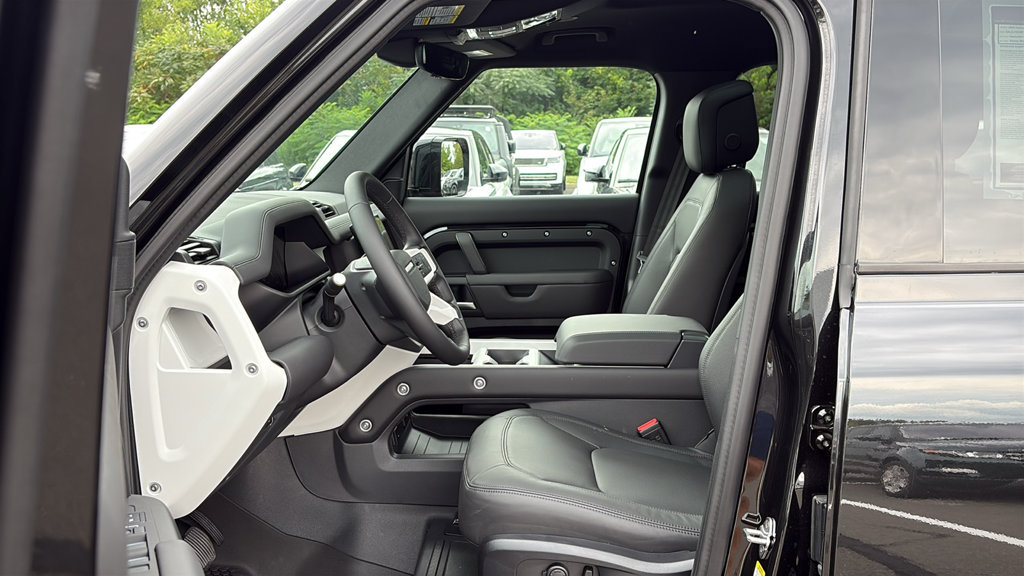 New 2026 Land Rover Defender 110 S AWD/4WD image 9