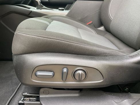 Used 2023 Chevrolet Blazer LT image 19