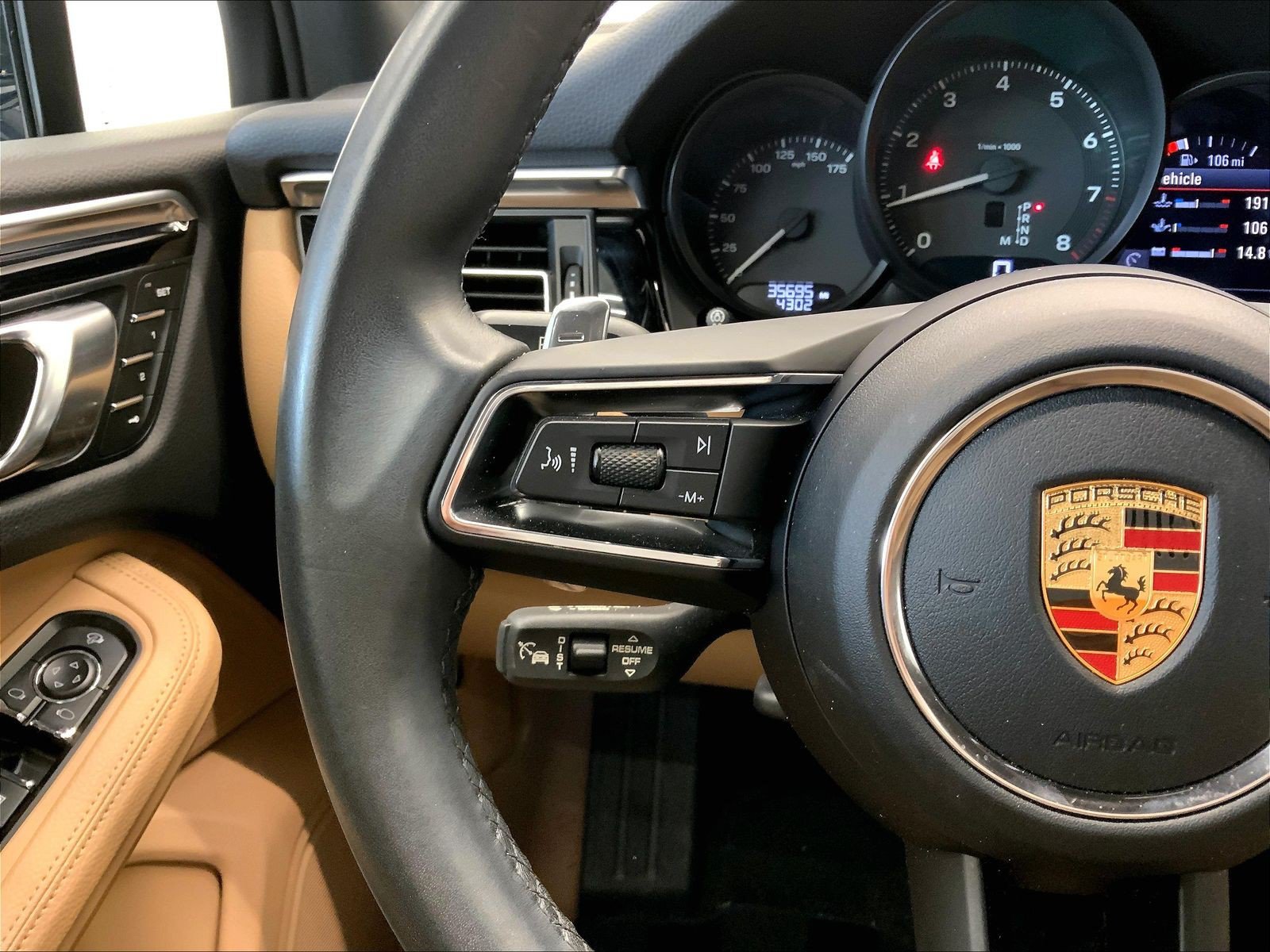 Certified 2023 Porsche Macan AWD/4WD image 15