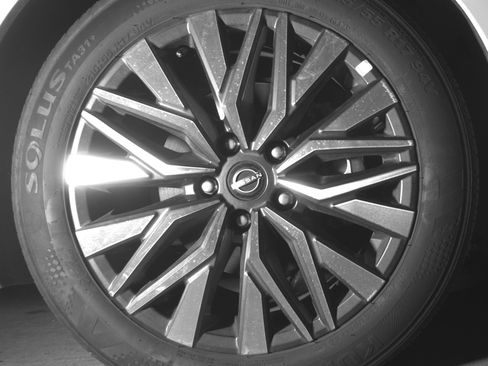 Used 2025 Nissan Altima 2.5 SV image 13