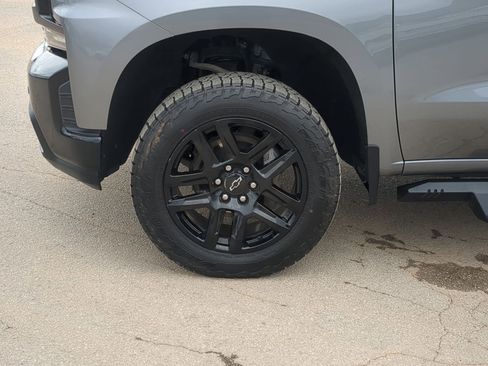 Used 2021 Chevrolet Silverado 1500 LT Trail Boss w/ Convenience Package II image 11